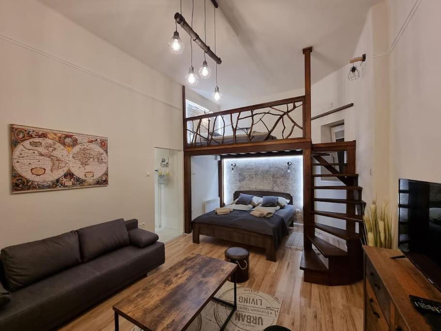 מישקולץ Vintage Apartman In City Center מראה חיצוני תמונה