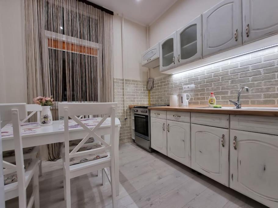 מישקולץ Vintage Apartman In City Center מראה חיצוני תמונה