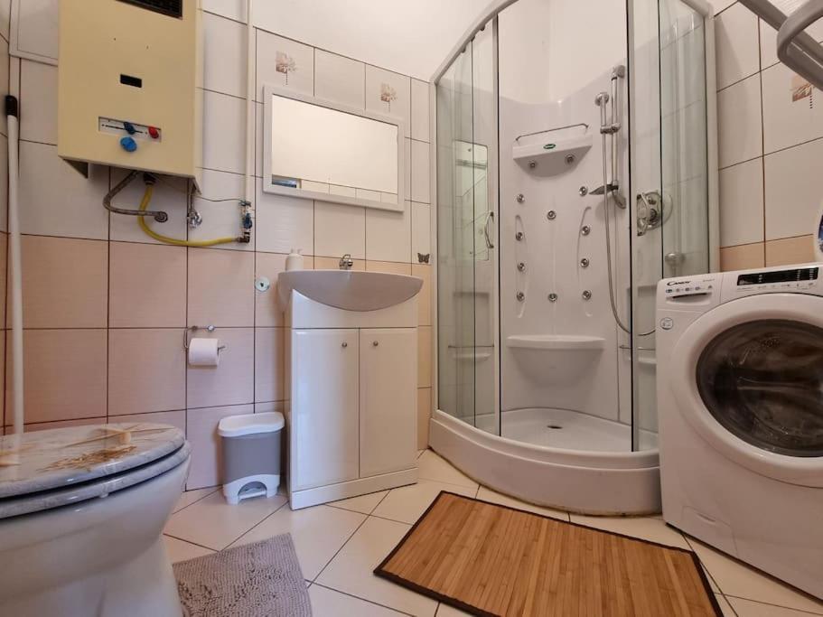 מישקולץ Vintage Apartman In City Center מראה חיצוני תמונה